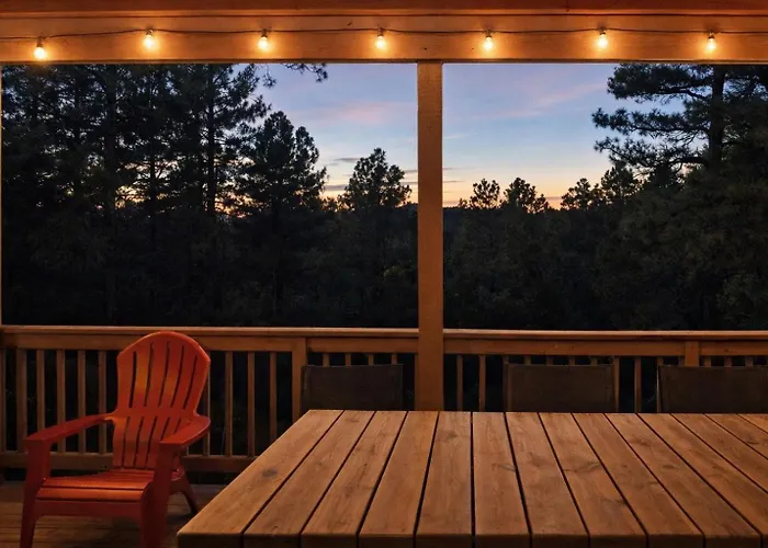 Cozy Chalet Munds Park